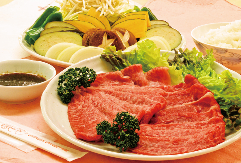 【12/25-4/5・4/29-5/6】蒲郡オレンジパークで冬でも屋内でポカポカBBQセットの昼食といちご狩り食べ放題！